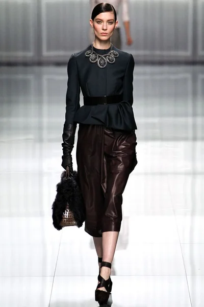 Look 2
